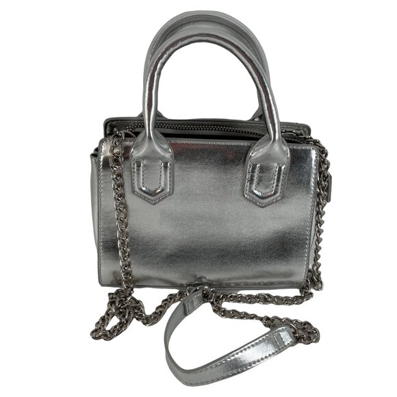 Forever 21 Handbags - Metallic Silver Crossbody Purse Forever 21 Zippered Clsosure Handle Clutch